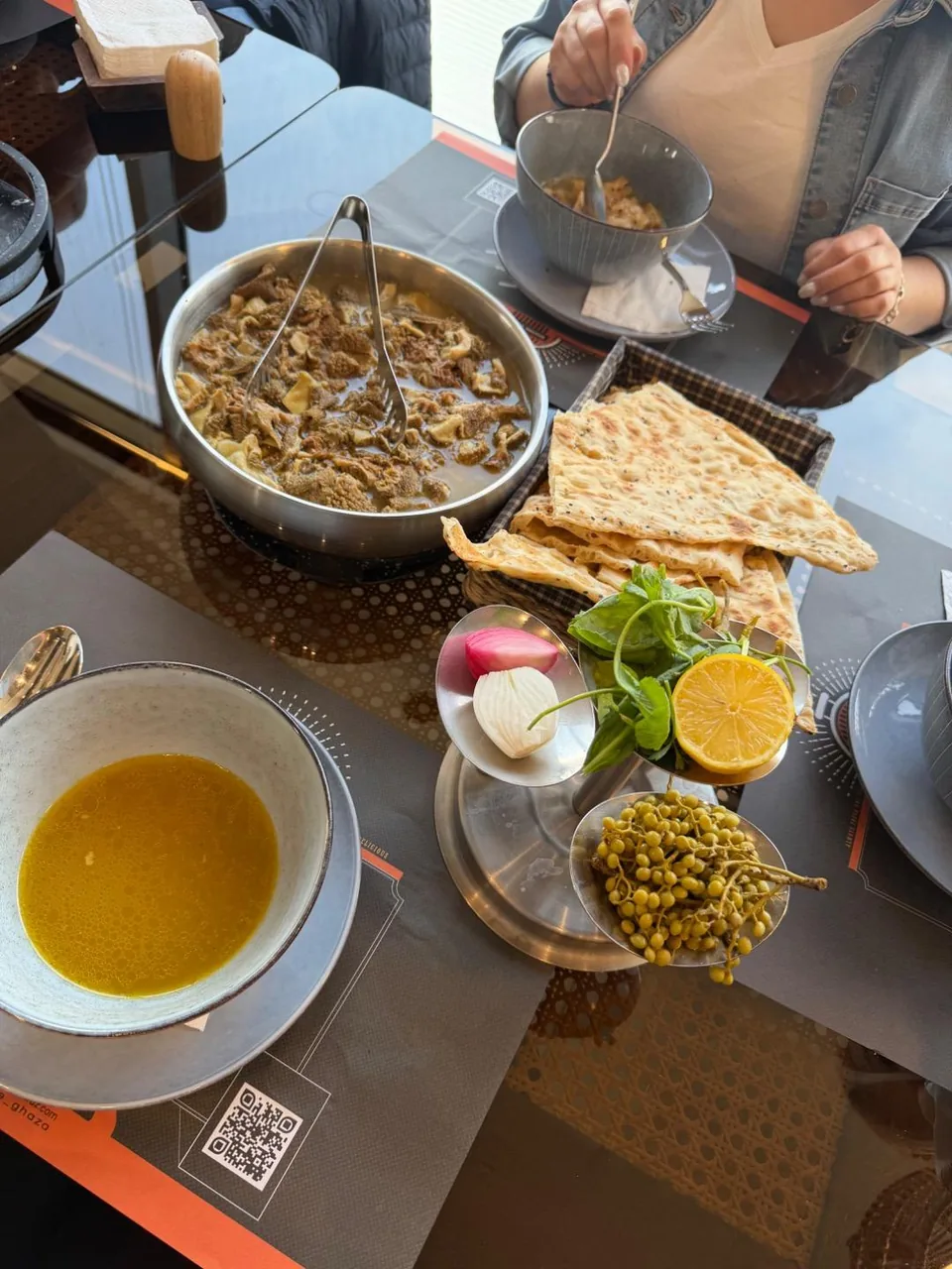 مجموعه رستوران شهر غذا