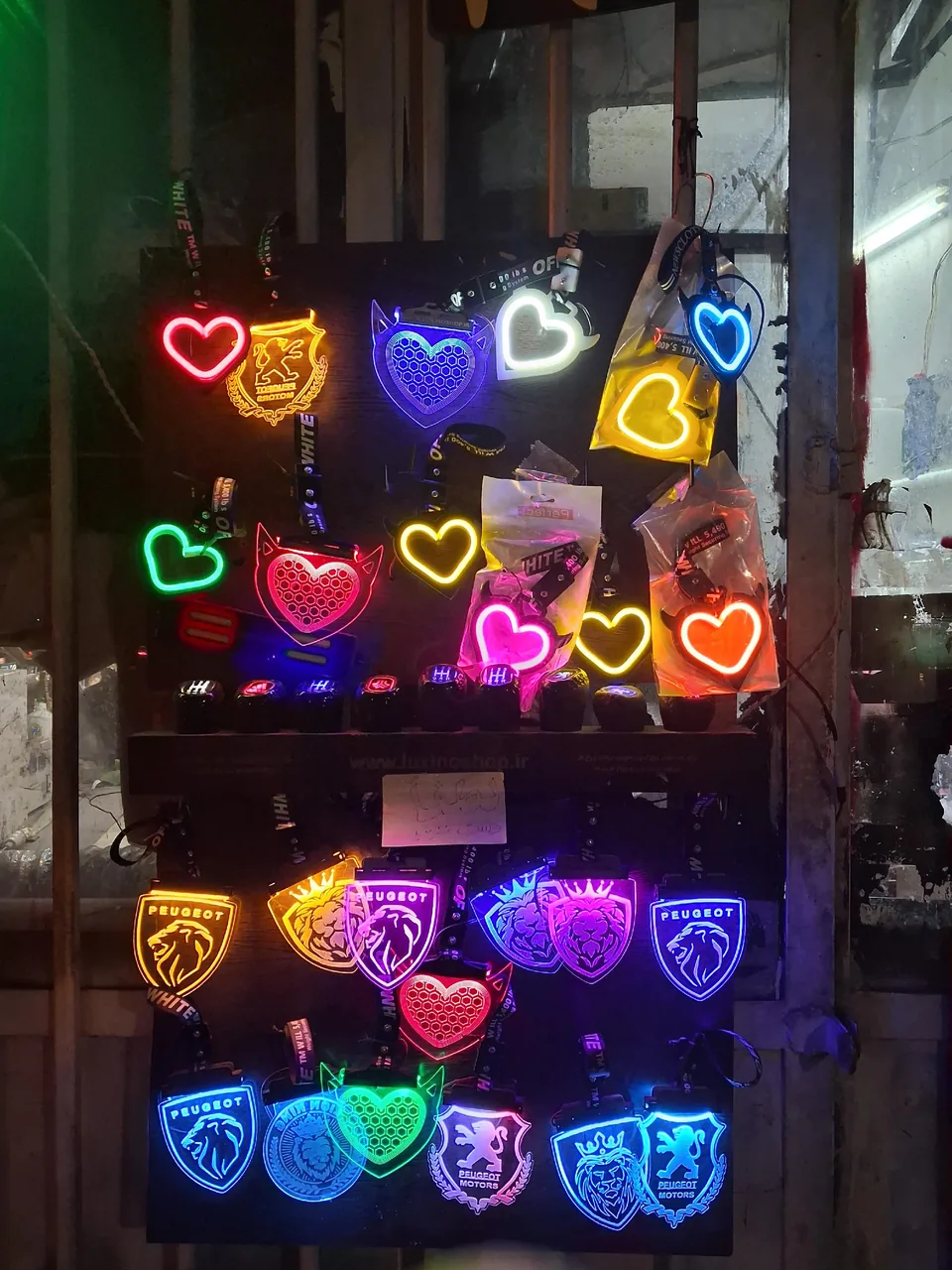 خدمات برش لیزر آرکا