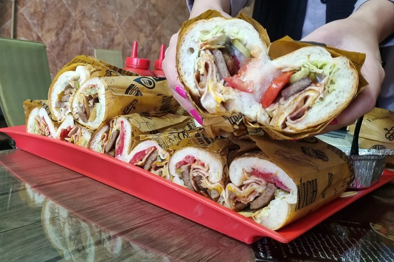 کترینگ و فست فود سالوت - تصویر 2
