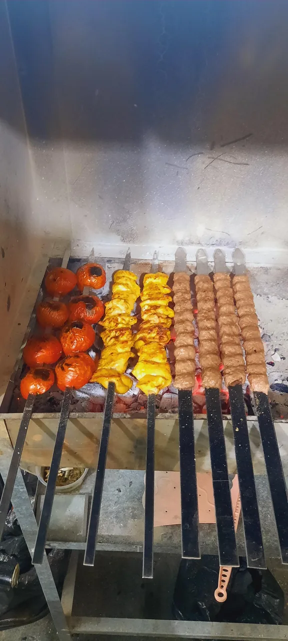 غذای بیرون بر رامین - تصویر 3