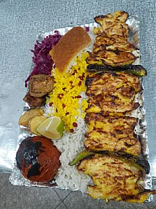 تهیه غذای پیروز