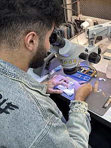 موبایل آزادی