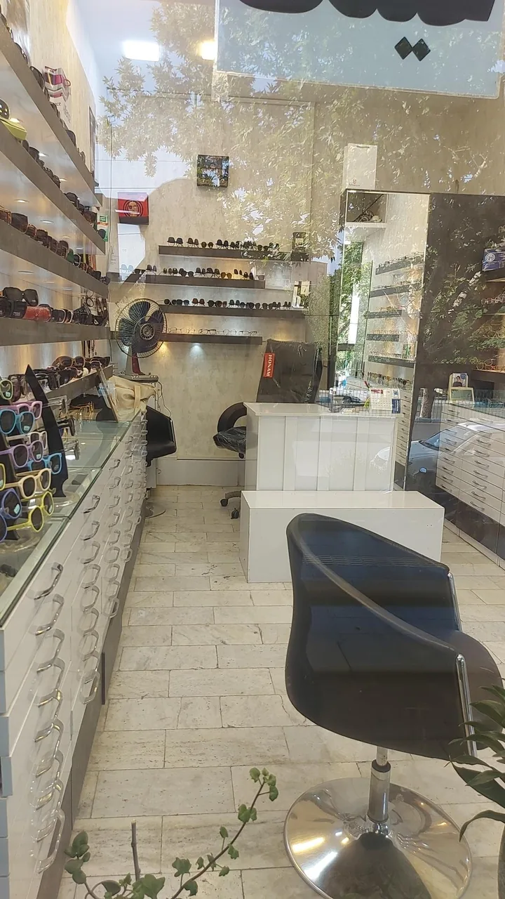 عینک خجسته - تصویر 2