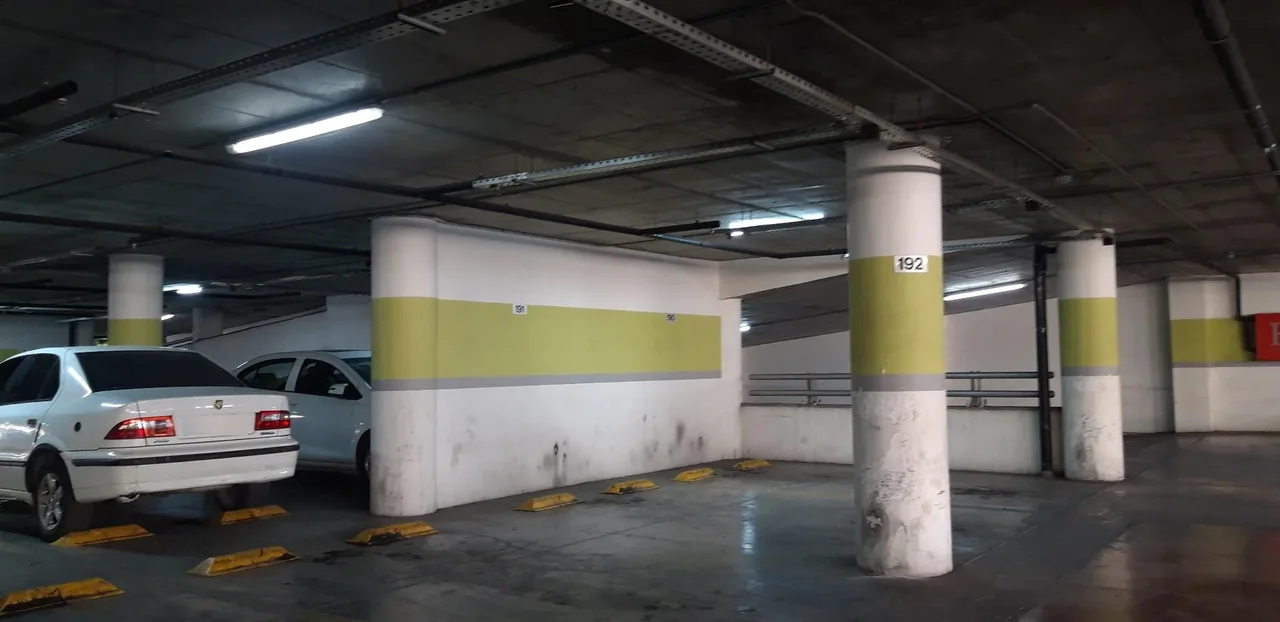 پارکینگ هشت بهشت - تصویر 2