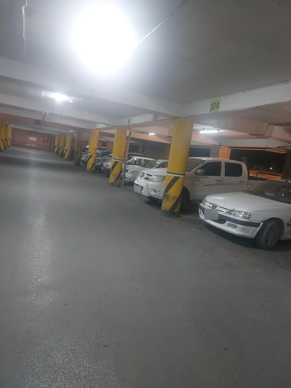 پارکینگ طالقانی - تصویر 2