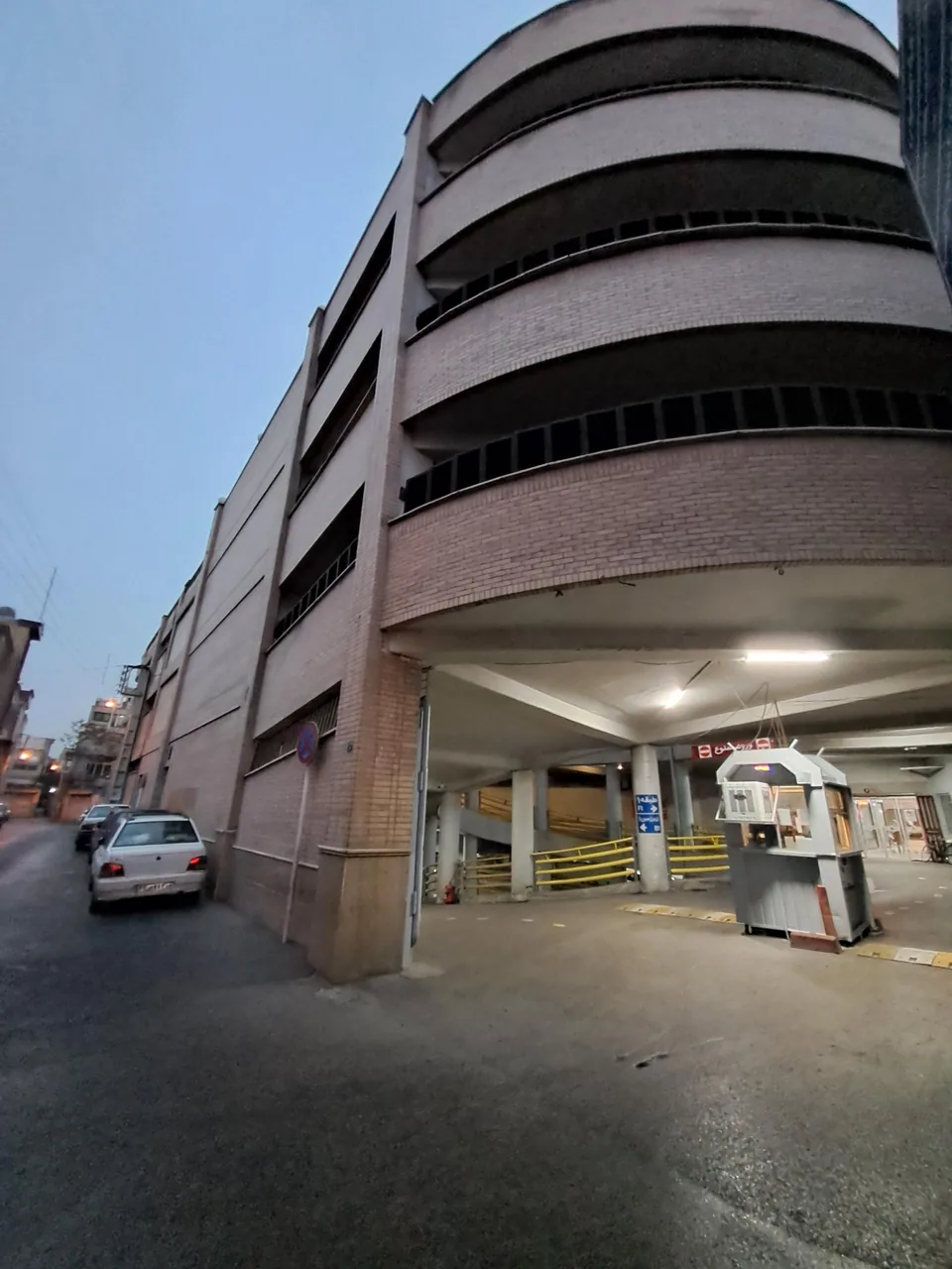 پارکینگ هفتم محرم - تصویر 5