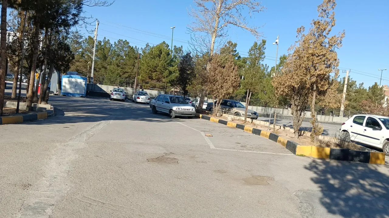 پارکینگ 22 بهمن - تصویر 5