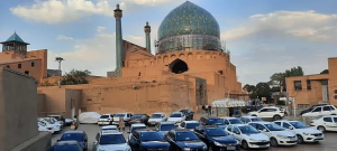 پارکینگ عمومی میدان نقش جهان