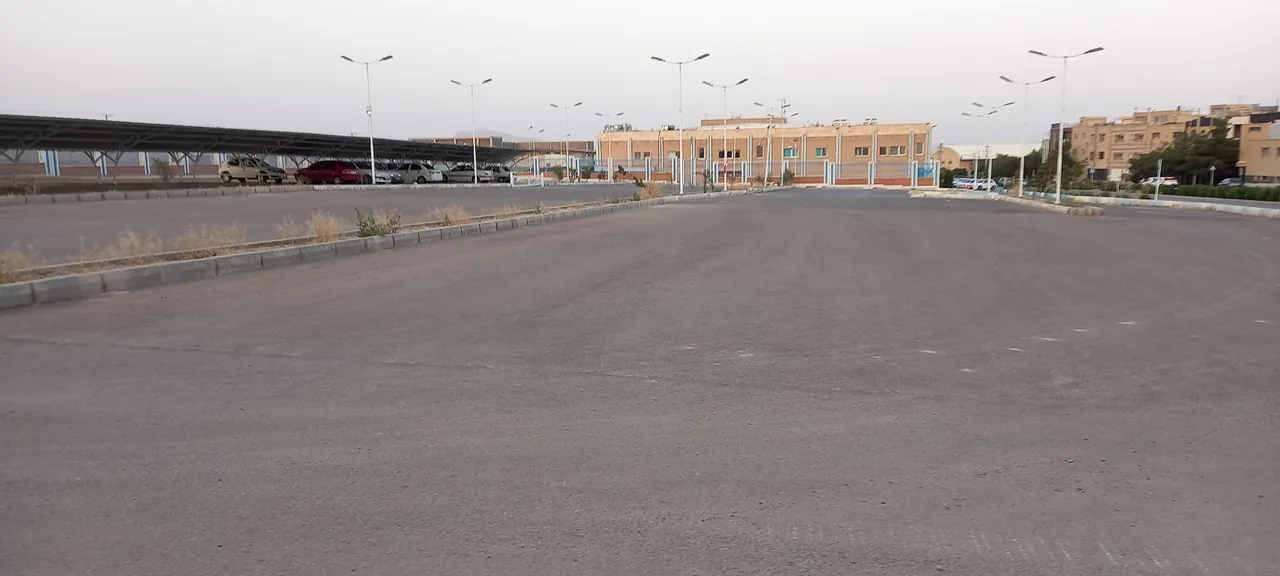 پارکینگ درمانگاه شهدا - تصویر 2