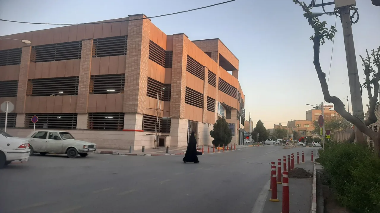 پارکینگ طبقاتی شهید چمران - تصویر 2
