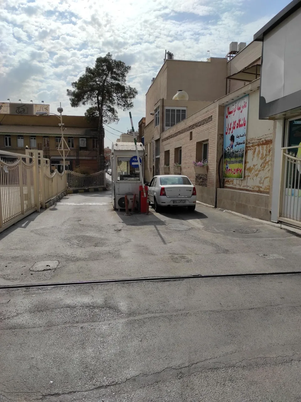پارکینگ مجموعه ورزشی کارگران - تصویر 2