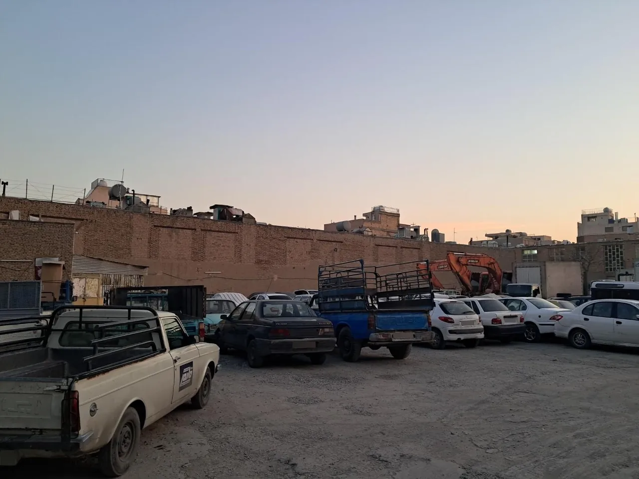 پارکینگ عمومی - تصویر 3