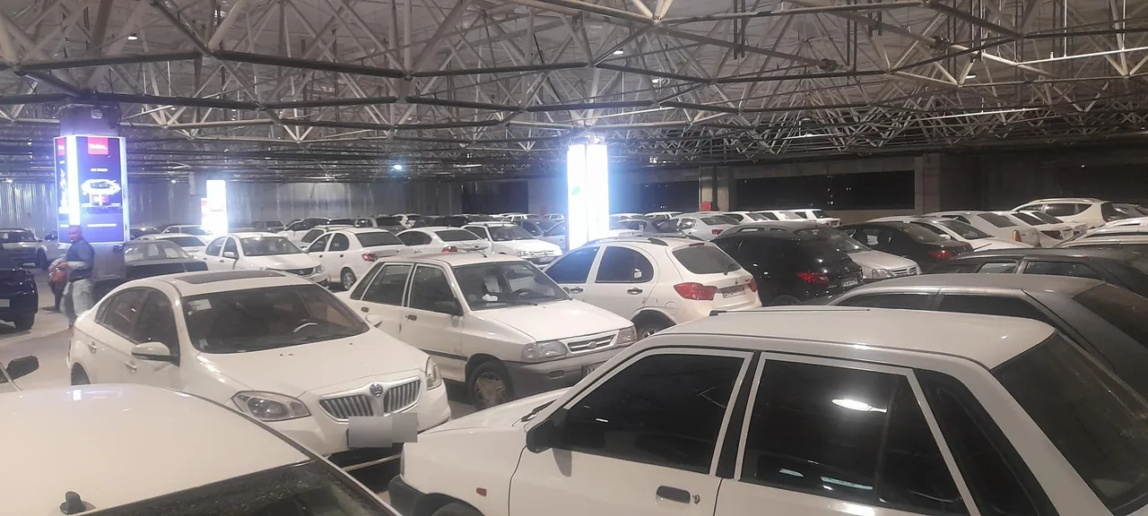 پارکینگ طبقاتی سرای ایرانی