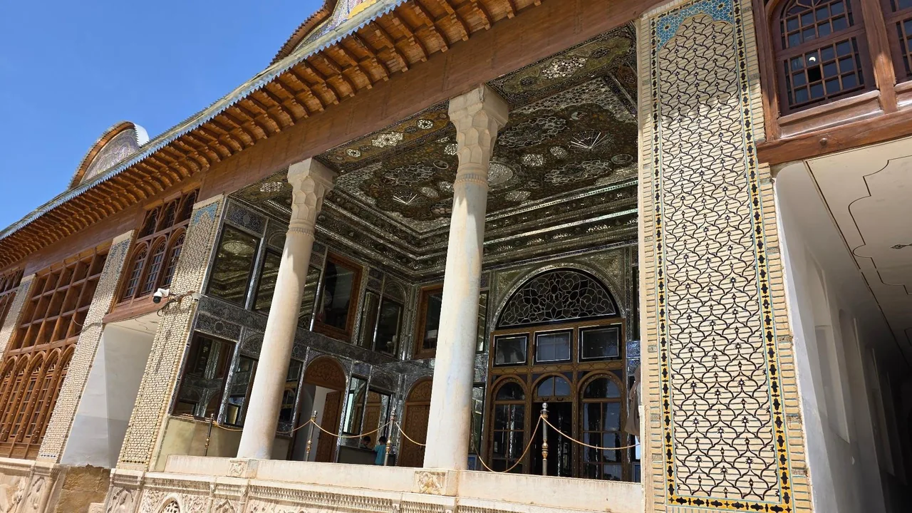 مجموعه شربتخانه و رستوران تاریخی نارنجستان قوام - تصویر 3