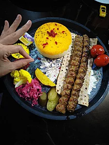 مجموعه غذایی حاج خباز