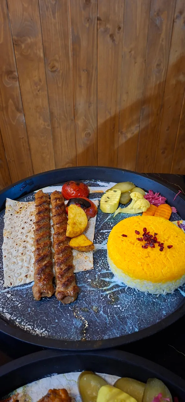 مجموعه غذایی حاج خباز - تصویر 2