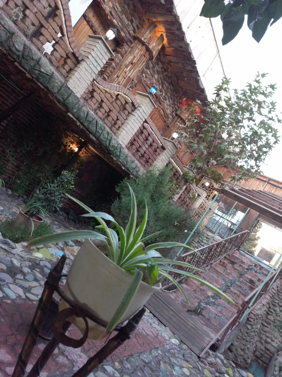 رستوران سنتی شب فیروزه ای - تصویر 2