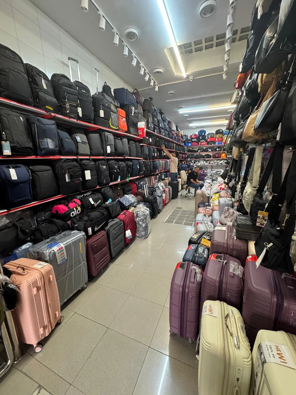 فروشگاه کیف و چمدان مـرسـانـا - تصویر 2