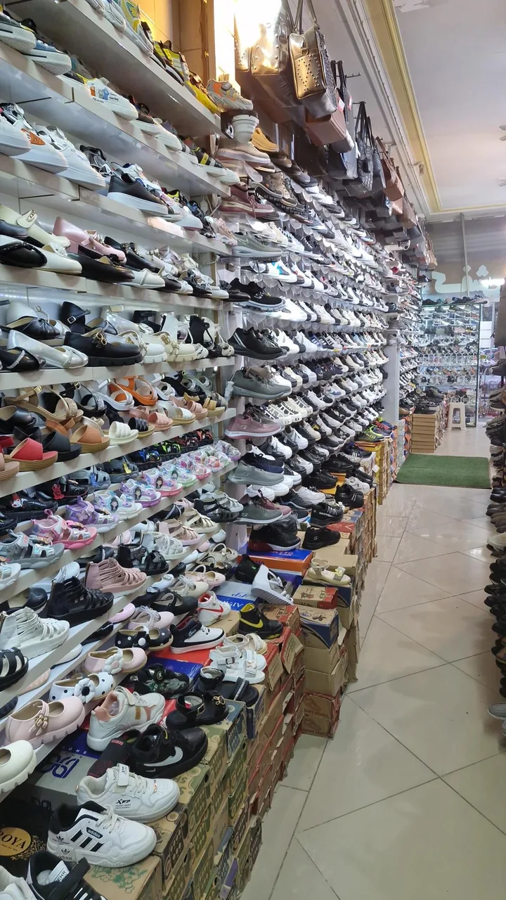 فروشگاه کیف و کفش تک - تصویر 3