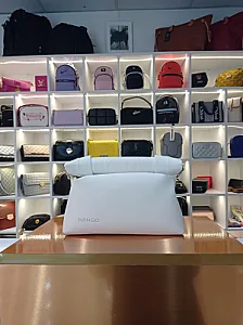 فروشگاه کیف و کفش پرلا