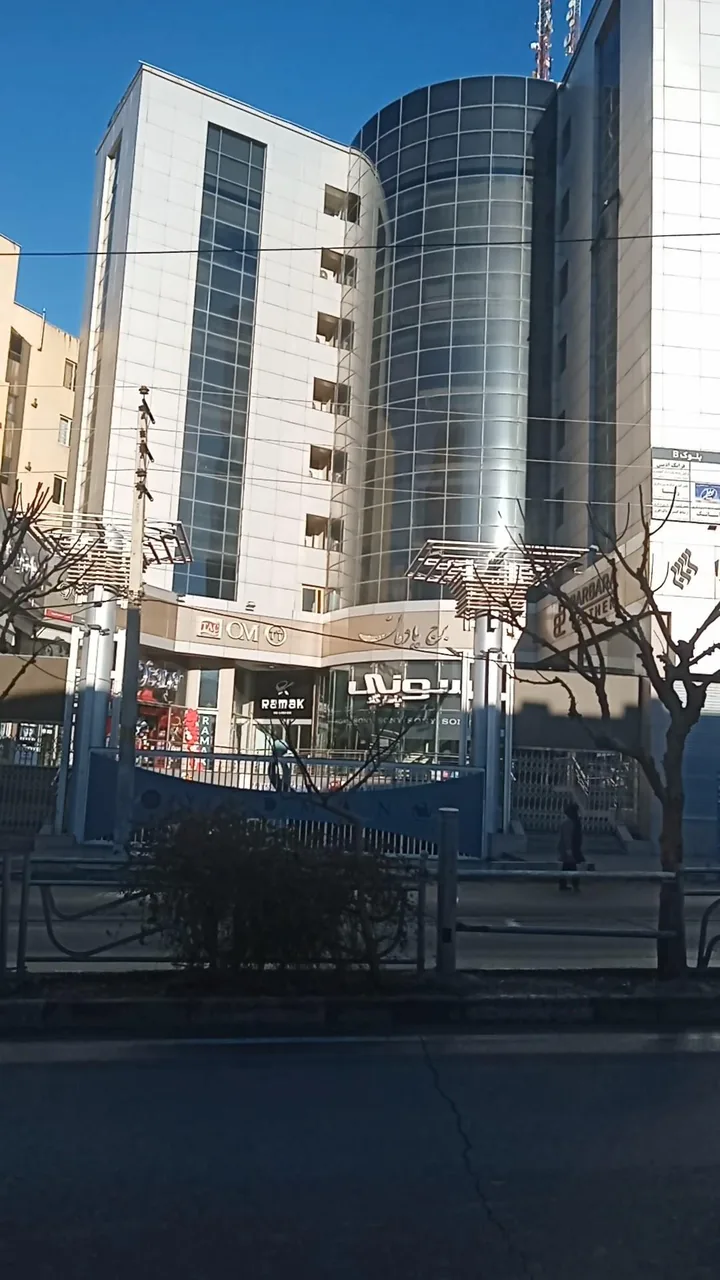 برج یادمان - تصویر 4