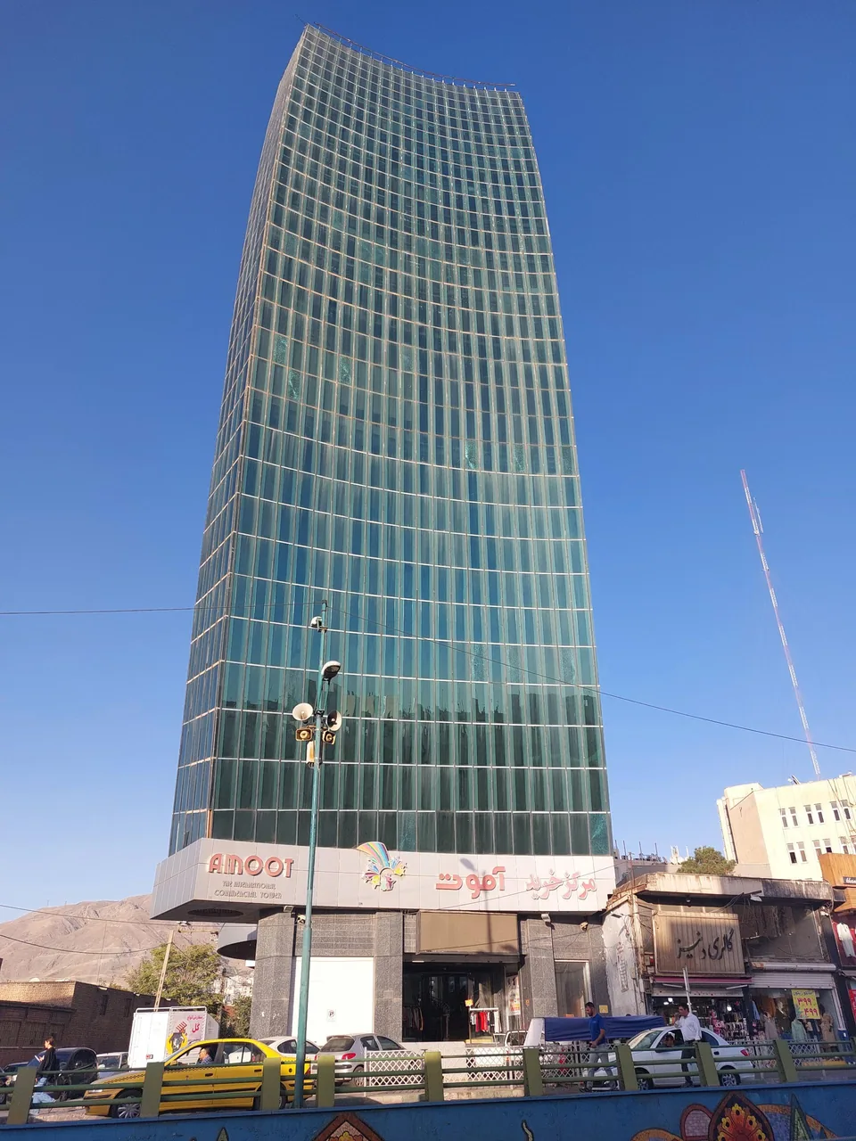 بازار و مرکز خرید آموت - تصویر 3