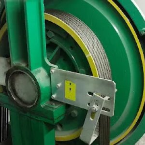 آسانسور برزگر - تعمیر موتور و گیربکس