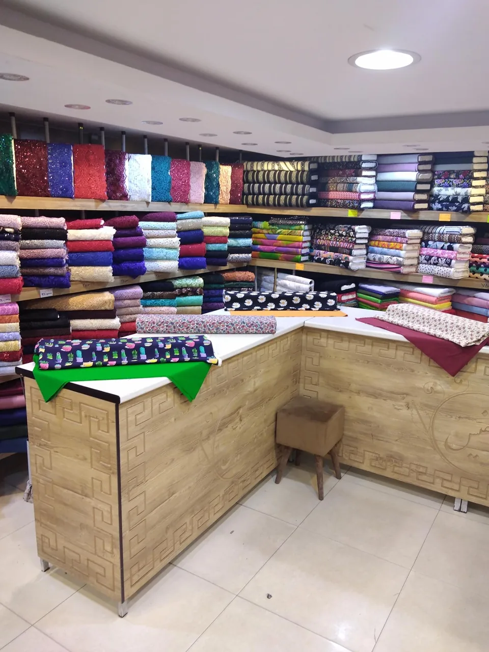 پارچه سرای نفیس