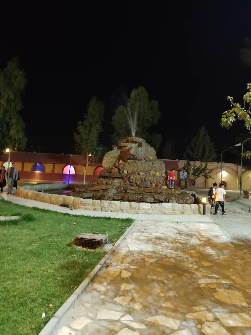 باغ تالار نیلوفر اصفهان - تصویر 3