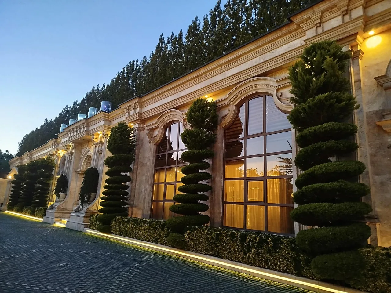 باغ تالار عمارت دانیال - تصویر 3