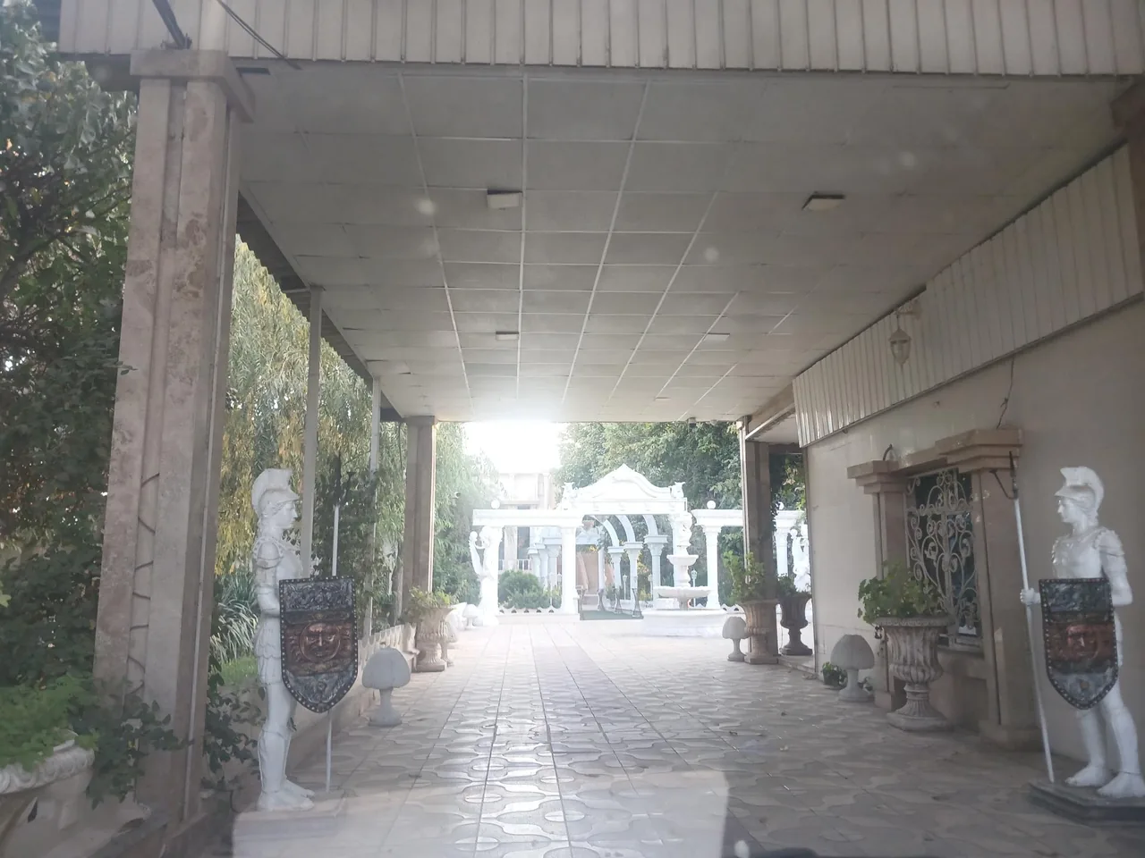 باغ تالار نیلوفر - تصویر 2