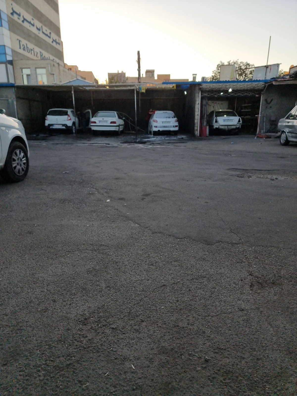 کارواش اعتماد ۱۳ آبان