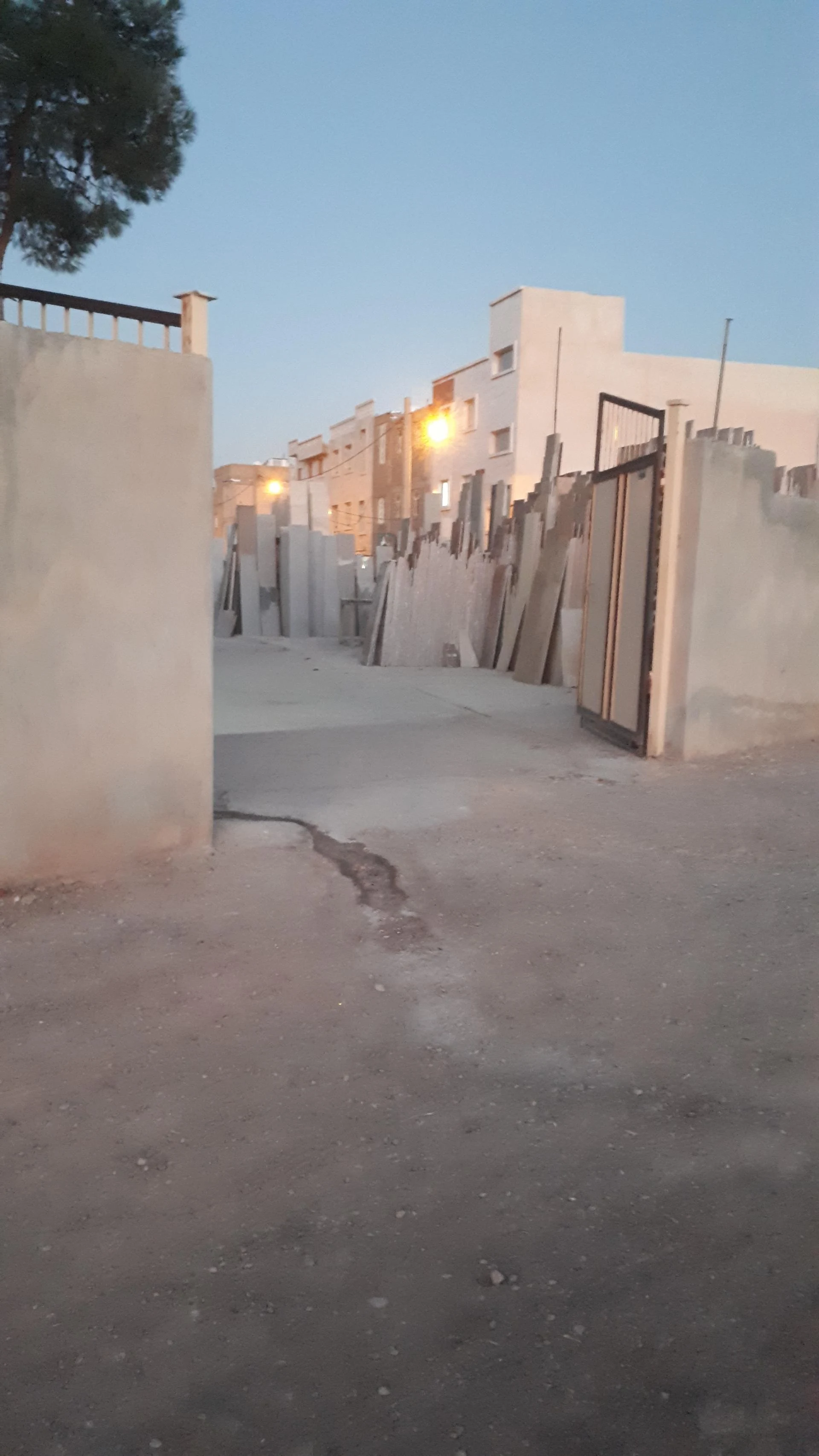 مصالح ساختمانی منفرد - لوازم و مصالح ساختمانی در شیراز