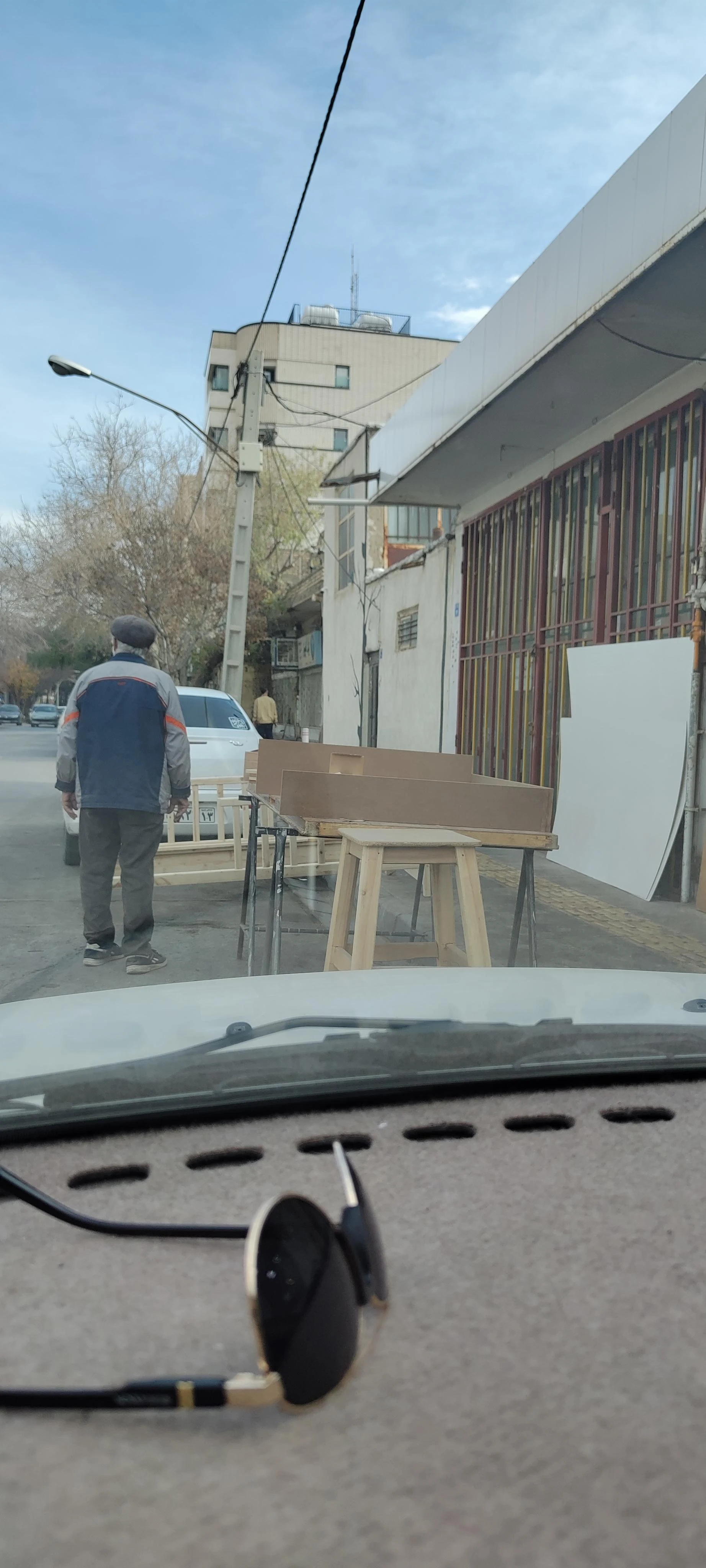 تولیدی روکش صندلی شیری