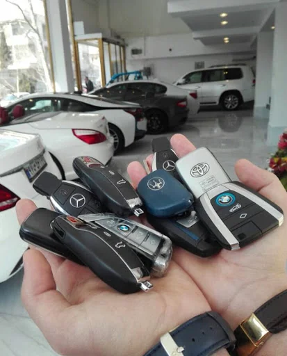 نمایشگاه اتومبیل سرور - نمایشگاه اتومبیل در تبریز