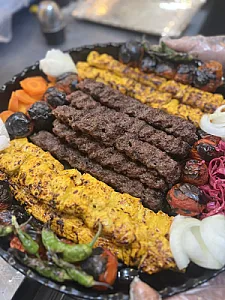 نان داغ کباب داغ گلپایگان (ناب)