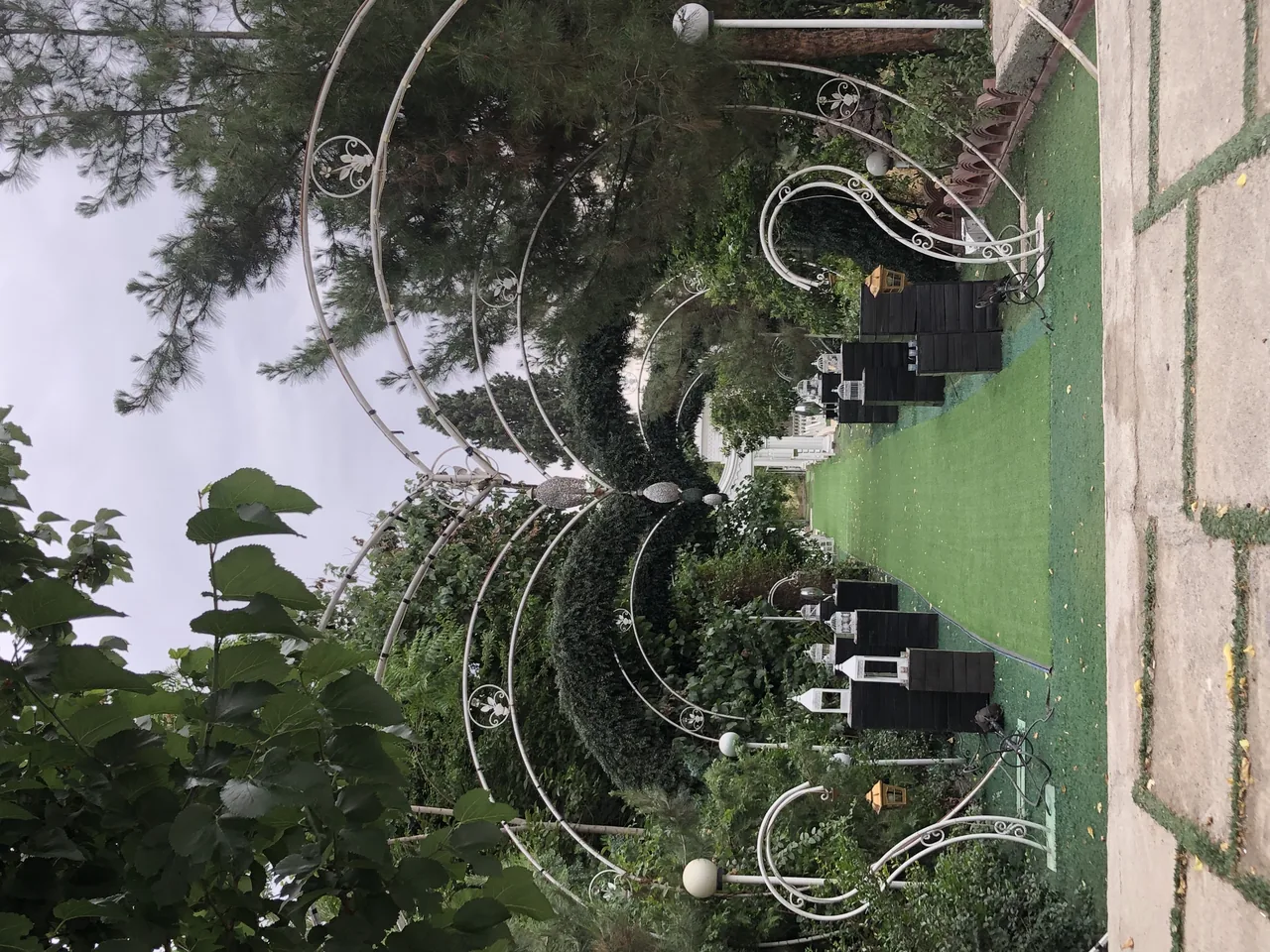 باغ تالار عمارت خورشید