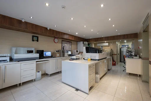 آزمایشگاه دکتر شبستری