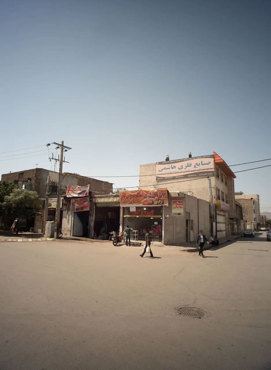 نان تنوری بی سنگ سبوس دار