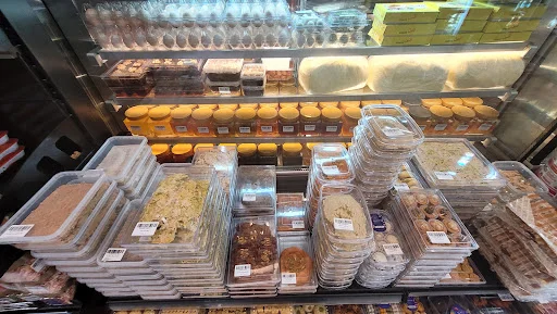 لبنیات بقال زاده