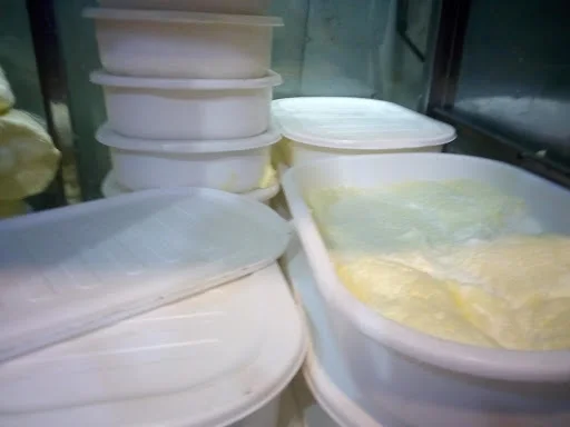 لبنیاتی و شیرسرای صفا