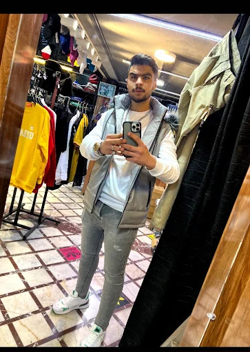 ارزانسرای سعید وحید