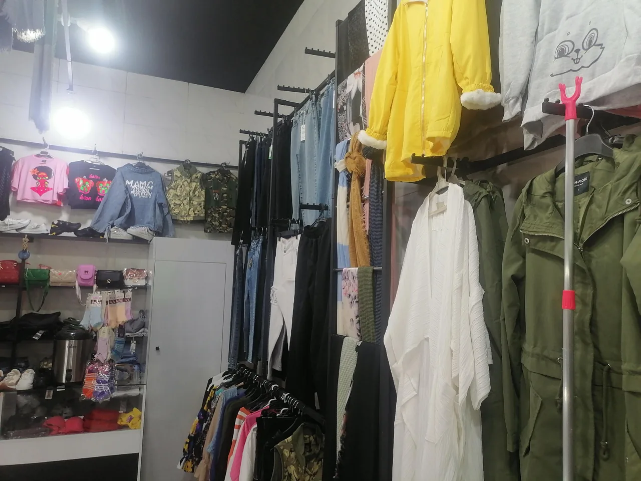 پوشاک زنانه مانلی