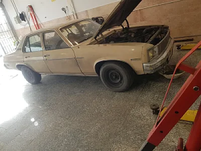 تعمیرگاه ماشین امریکایی