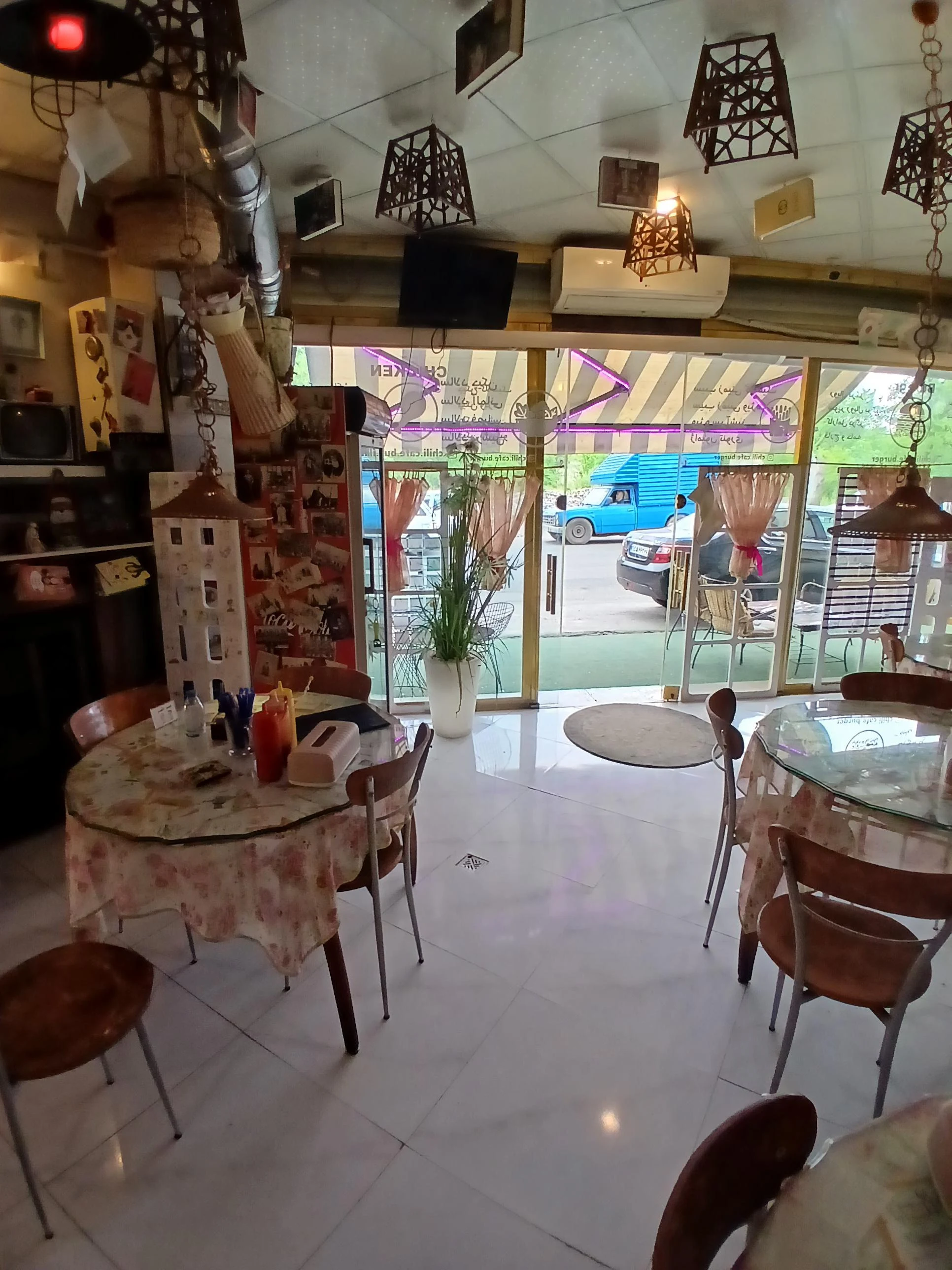 کافه برگر چیلی