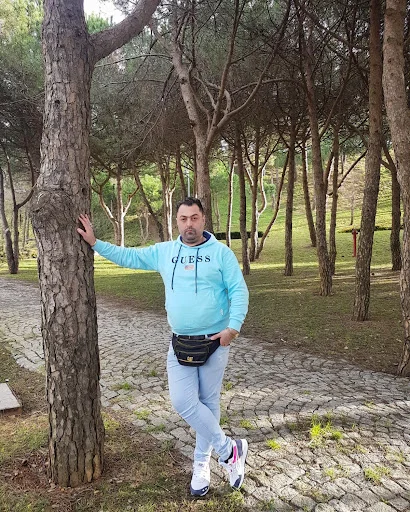 موبایل فروشی بهنام کرال صادقی