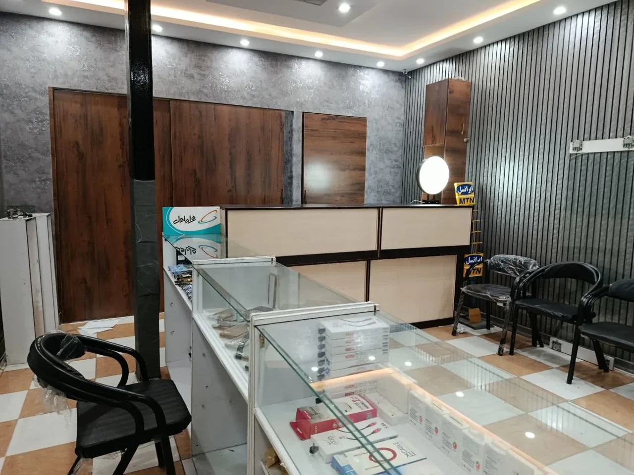 بورس سیم کارت و گوشی موبایل آلماتل