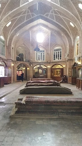 بازار بزرگ چرم تبریز - کیف و کفش در تبریز