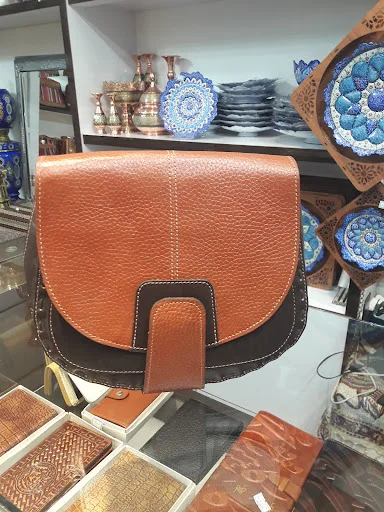 نوین چرم - کیف و کفش در تبریز