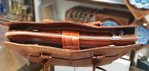 نوین چرم - کیف و کفش در تبریز